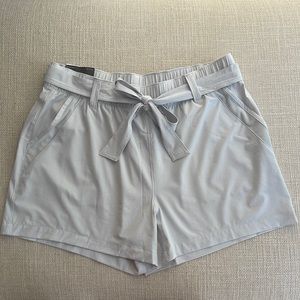 Eddie Bauer womens high rise short size large